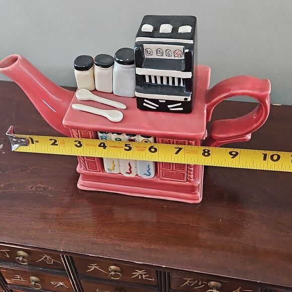 Vintage Ceramic Teapot with Restaurant Counter Design - Picture 8 of 9